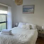 Melbourne Home Close To Airport & Train Station