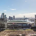 West Side Spencer St Apt W Marvel Stadium View