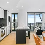 Skyhigh 2Br W Stunning River Views, Gym & Pool