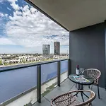 Melbourne Corporate Stays - Docklands Waterfront