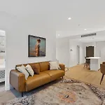 Stunning City Views And Best Cbd Location W Pool