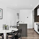 Orange Stay At Melbourne Quarter