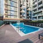 Wow Self-Contained Apartment On Hall