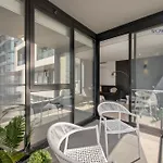 Wow Self-Contained Apartment On Hall
