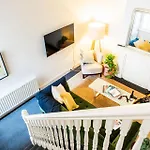 Clyde Terrace Collingwood Urban Retreat