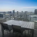 Panoramic Docklands Apartment
