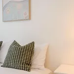 Charming One Bd Apt In Central Location Tf5307