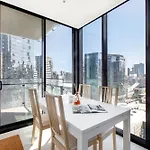 Modern Nomads Spacious Modern 2Br Urban Retreat With View