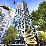 Stylish 2Br Apartment With Panoramic City Views