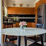 Retreat Townhouse Pentridge Village