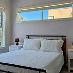 Retreat Townhouse Pentridge Village