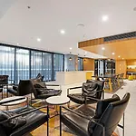 Modern One-Bedroom Apt In The Heart Of Melbourne