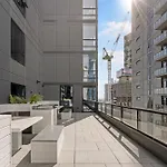 Southbank Stature Building2 Bedroom Apartment