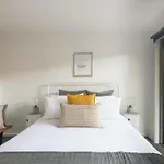 Designer Townhome Adjacent To East Brunswick Village 2Min To Tram Plus Private Parking