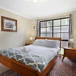 Three Bedroom Sweet Retreat In Coburg
