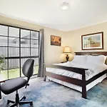 Three Bedroom Sweet Retreat In Coburg