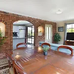 Three Bedroom Sweet Retreat In Coburg