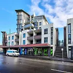 Heart Of Port Melbourne: Urban Escape
