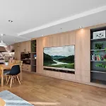 Blue Oasis With Gym, Pool And Parking In The Cbd