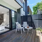 Hidden Gem In Mckinnon Apartment By Ready Set Host