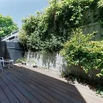 Hidden Gem In Mckinnon Apartment By Ready Set Host
