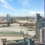Luxurious Apt In Southern Cross-Harbour Views 3B2B
