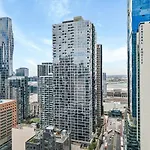 Luxurious Apt In Southern Cross-Harbour Views 3B2B