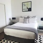Harbour Escape Apartments Docklands