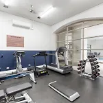 Grand Resort Apartment W Pool, Car Park On Spencer