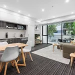 Your St Kilda Escape - Modern, Private And Central