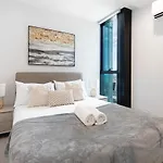 Hidden Gem Amazing 2Br Apt Central Melbourne#3805