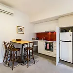Stunning One Bedroom Apartment In Fitzroy