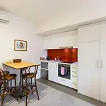 Stunning One Bedroom Apartment In Fitzroy