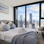 Skyline Oasis Apartment With Balcony In Lonsdale