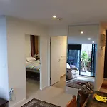 Luxury Apartment Next To Melbourne Central Large Private Balcony With Views