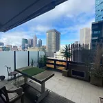 Luxury Apartment Next To Melbourne Central Large Private Balcony With Views