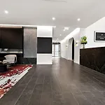 Beauty 2Bed Apt Parking West Mel