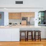 Luxury 4B Docklands Penthouse Water City Views