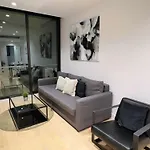 Bright & Modern 2Br Apt On Iconic Chapel Street