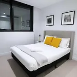 Bright & Modern 2Br Apt On Iconic Chapel Street