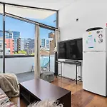 Melbourne- Balcony Suite With Skylineviews #Ausgp #F1