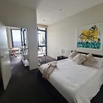 Premium 2-Bedroom Apartment With Harbour Views