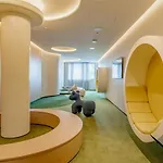 The Oasis - Brand New 2Bedroom Apt With Parking, Heated Pool And Gym