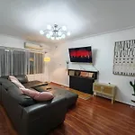 Northern Home-Close To Airport, Walk To Train