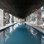 Stunning City Views And Best Cbd Location W Pool