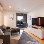 Modern 1 Bedroom Apartment In Brunswick East Near Cbd