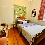 Elwood Eclectic Gem Walk To St Kilda Beach