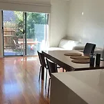 Room In Kew East
