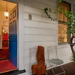 Quirky Richmond Cottage Cozy Charm And Walk To Mcg