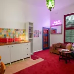 Quirky Richmond Cottage Cozy Charm And Walk To Mcg